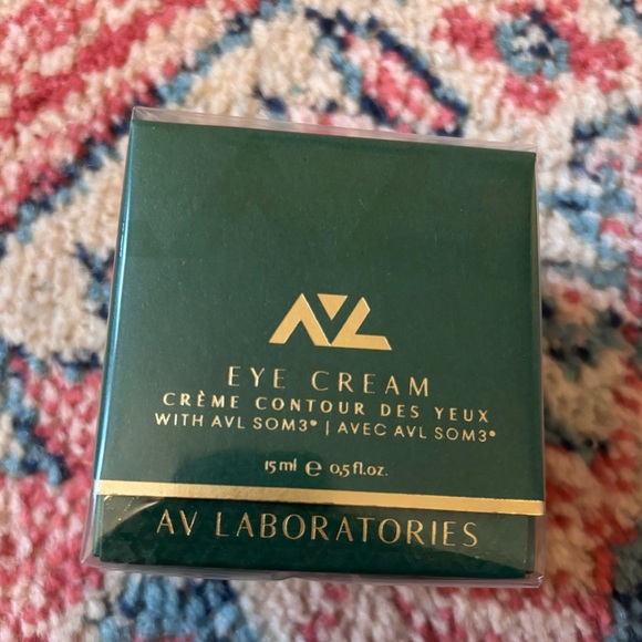 AV Laboratories Eye Cream